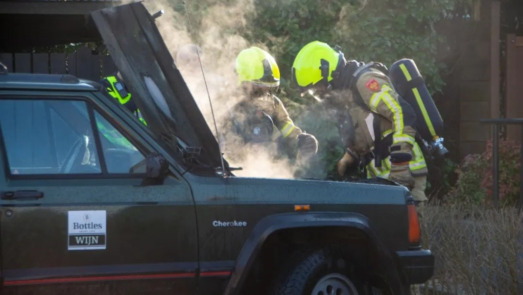Autobrand verwoest motorblok van net opgeknapte&nbsp;auto