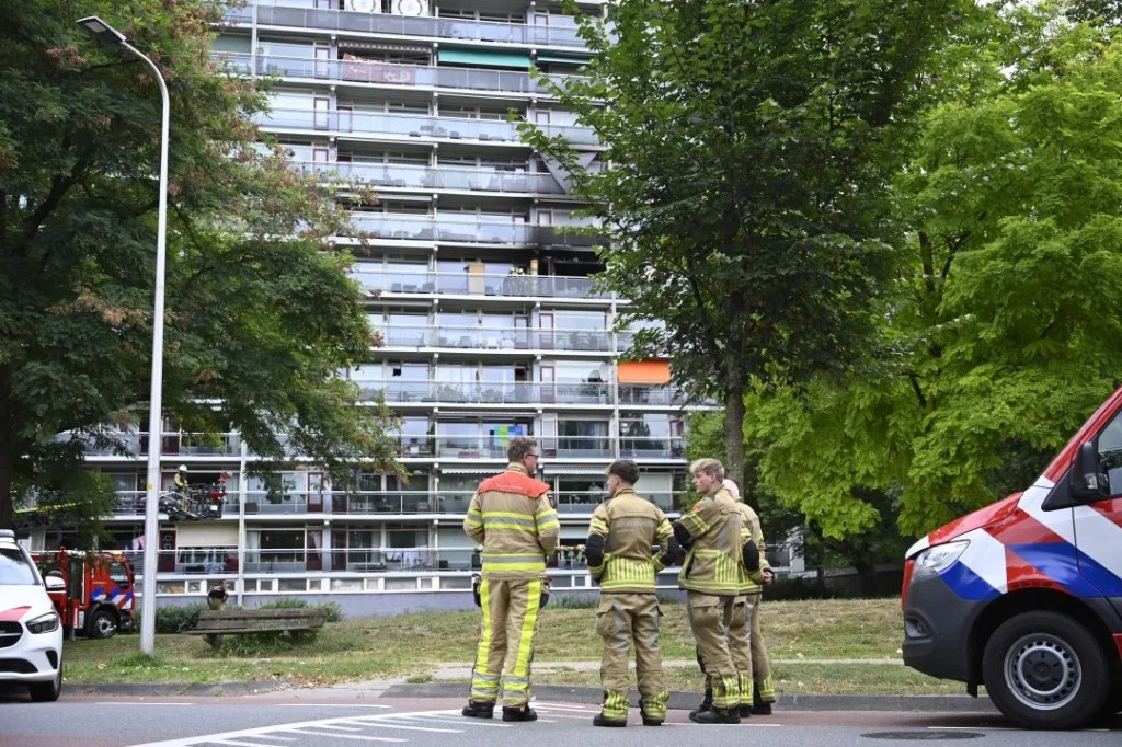 Flat deels ontruimd vanwege brand op zesde verdieping