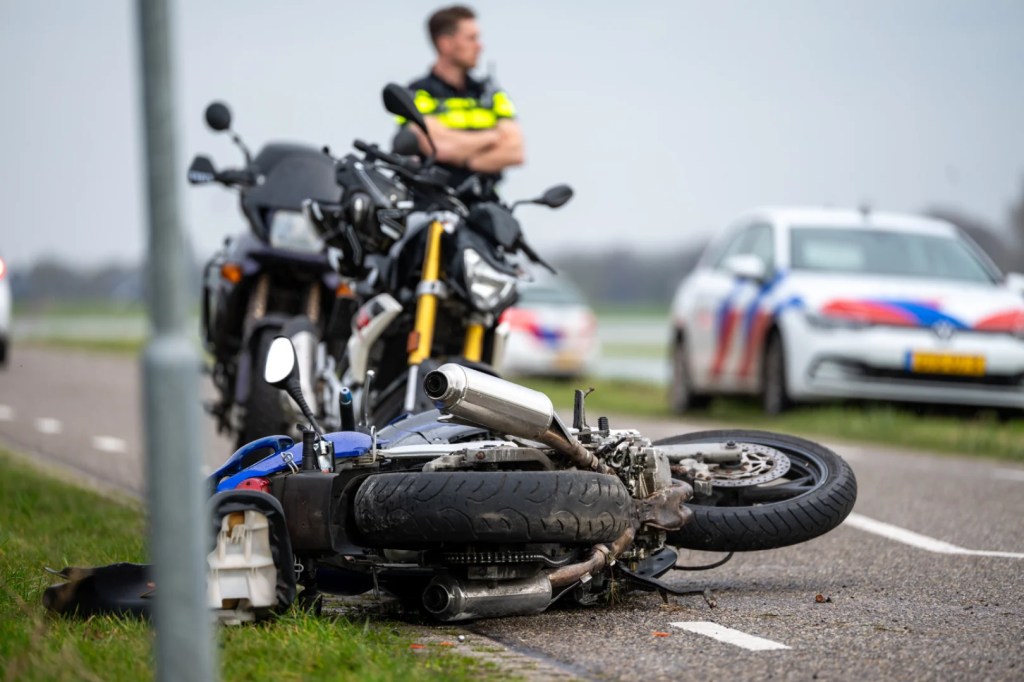 Motorrijder raakt gewond na ongeval op de&nbsp;dijk