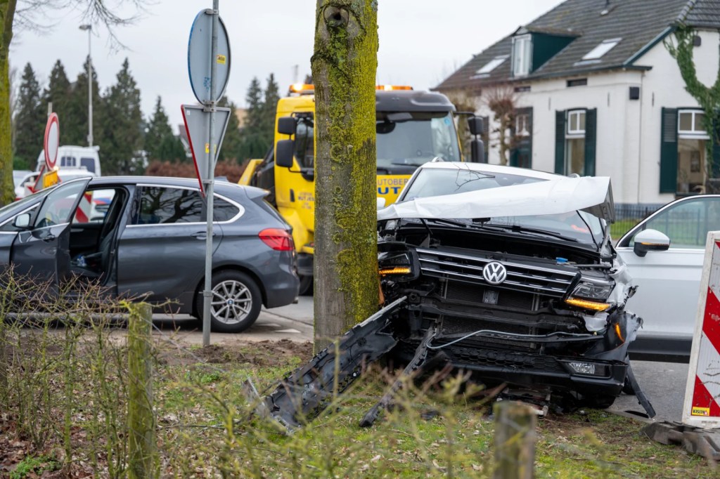 Veel schade bij aanrijding in&nbsp;Doetinchem