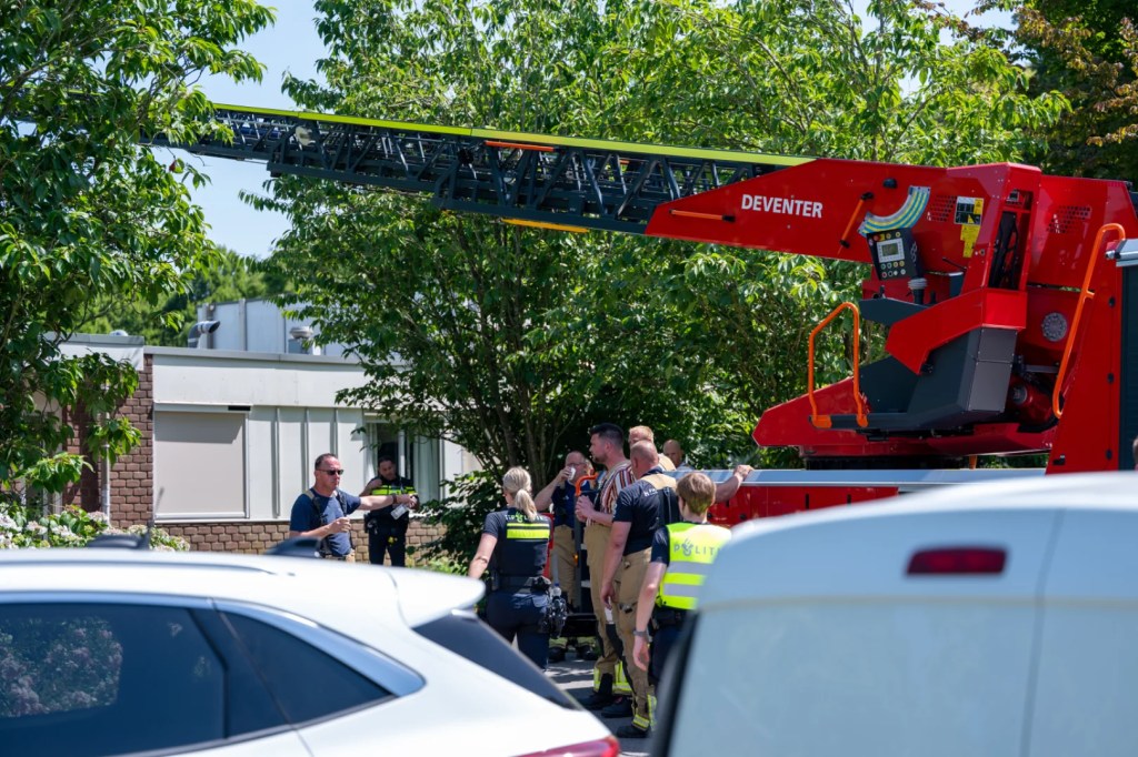 Dak gecontroleerd na brandmelding bij Dimence in Deventer